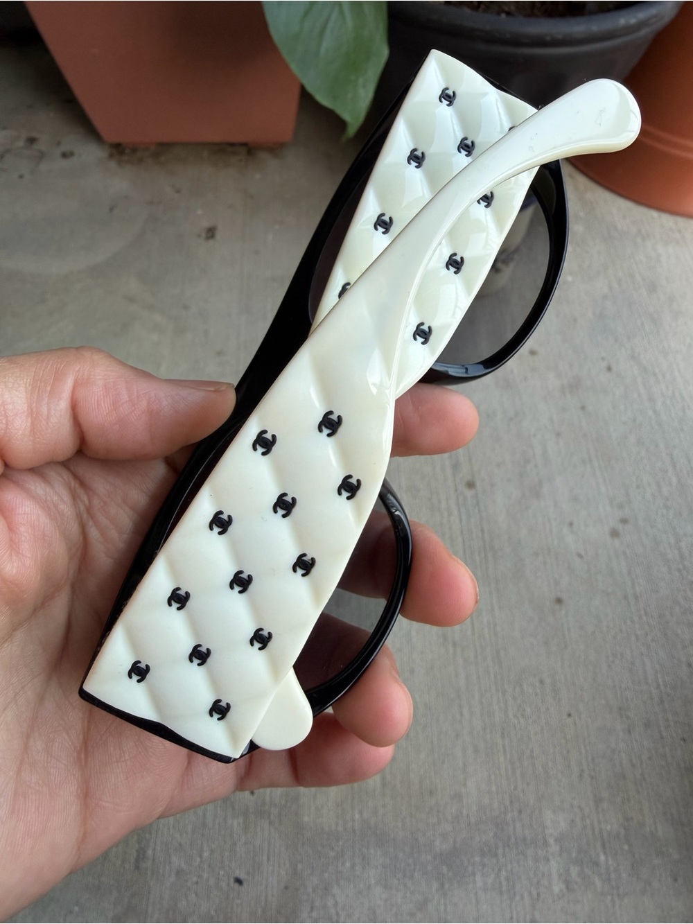 CHANEL Sunglasses